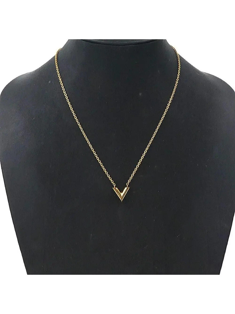 Auth Louis Vuitton Essential V Necklace #303017L25B